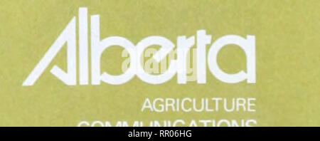 . Agri-news. L'agricoltura. - -- --' ? ? CANADIAN PUBBLICAZIONI UFFICIALI raccolta pubblicazioni DE OFFIC1ELLES CANADIENNES BIBLIOTECA NAZIONALE/EIBLIOTIIEQUE NATIONALE CANADA Ottobre 3, 1977 per il rilascio immediato di questa settimana il governo programmi di prestito Warbles ed erbacce 4 Carni bovine da Cull patate 7 calore solare riduce i costi in Low-Temperature Grano che Asciuga la commercializzazione del miele 9 Artigianato 11 District agricoltore appuntamenti 13 Prossimi eventi agricoli 15. Si prega di notare che queste immagini vengono estratte dalla pagina sottoposta a scansione di immagini che possono essere state migliorate digitalmente per la leggibilità - Colorazione e aspetto di ts Foto Stock