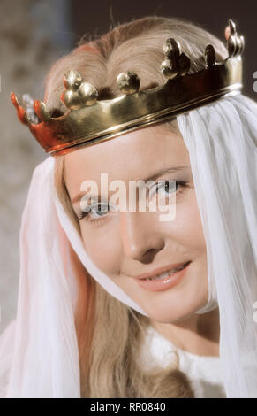 DIE NIBELUNGEN: SIEGFRIED VON XANTEN / Deutschland 1966 / Harald Reinl MARIA MARLOW als Kriemhild 30170/# / Überschrift: DIE NIBELUNGEN: SIEGFRIED VON XANTEN / Deutschland 1966 Foto Stock