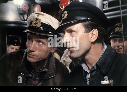 DAS BOOT / Teil 1 / BRD 1981 / Wolfgang Petersen / JÜRGEN PROCHNOW (Kommandant), Klaus WENNEMANN (Chef-Ingenieur), 'Dcome boot', 1981. 31240/# / Überschrift: DAS BOOT / BRD 1981 Foto Stock