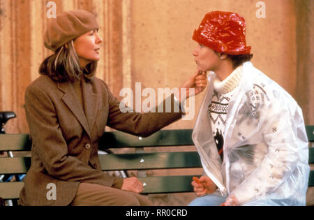 GANZ VERLIEBT NORMALE / l'altra sorella / USA 1999 / Garry Marshall / Elizabeth (Diane Keaton), Carla (JULIETTE LEWIS) C42191 / Überschrift: GANZ VERLIEBT NORMALE / USA 1999 Foto Stock