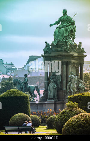 Maria Theresa monumento in una giornata nuvolosa a Vienna, in Austria Foto Stock