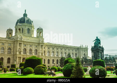 Maria Theresa monumento in una giornata nuvolosa a Vienna, in Austria Foto Stock