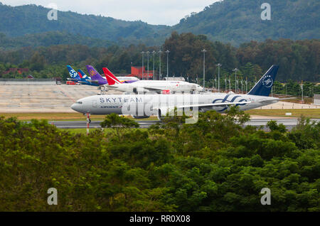 Boeing 777 pronto al decollo Foto Stock