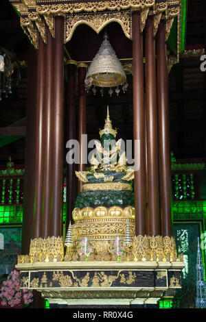 Chiang Rai 26 dic 2018, replica il Buddha di Smeraldo di Wat Phra Kaew, l'originale è stato trovato su questo sito ma si è trasferita a Bangkok Foto Stock