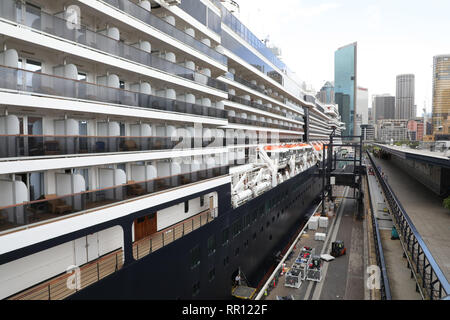 Holland America Line Noordam nave da crociera ormeggiata al Terminal Passeggeri Oltreoceano a Sydney in Australia Foto Stock