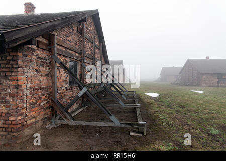 Campo di Concentramento di Auschwitz-Birkenau. La morte barrack. Sterminio ebraico camp. Il tedesco la morte nel campo di Oswiecim, Polonia. Foto Stock