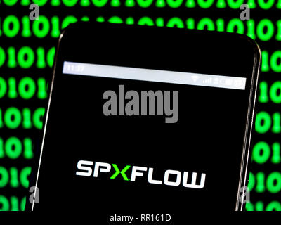 Flusso di SPX Technology Company logo che si vede visualizzato sul telefono intelligente Foto Stock