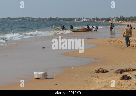 Ngaparou, una piccola comunità costiera della Petite Cote del Senegal Foto Stock