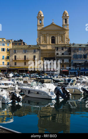 Vieux-Port (Porto Vecchio) e Église St-Jean-Baptiste chiesa, Bastia, Corsica, Francia Foto Stock