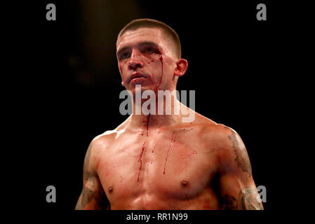 Lee Selby compete nel vacante IBF Intercontinental campionato leggero match contro Omar Douglas all'O2 Arena, Londra. Foto Stock