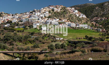 Vista della città di Moulay Idriss, Marocco Foto Stock