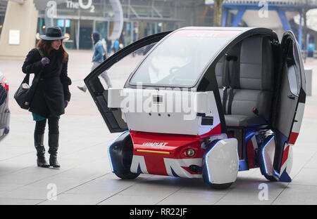 Il primo del Regno Unito, il driverless pod, Lutz Pathfinder prototipo, progettato e costruito da Coventry-basato impresa di ingegneria Gruppo RDM è svelato al O2, G Foto Stock