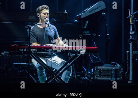 Milano Italia. Il 23 febbraio 2019. La American pop cantautore JUSTIN JESSO esibirsi dal vivo sul palco al Mediolanum Forum apertura della mostra di lacrime per paure. Credito: Rodolfo Sassano/Alamy Live News Foto Stock