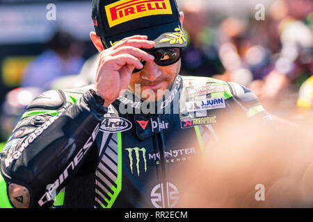 Melbourne, Australia. 24 Febbraio, 2019. MELBOURNE, Australia - 24 febbraio: Leon Haslam 91 equitazione per Kawasaki Racing Team WorldSBK prende il terzo posto al Mondiale Superbike TISSOT Superpole gara durante il 2019 MOTUL FIM Superbike World Championship sul circuito australiano di Phillip Island il 24 febbraio 2019. Credito: Dave Hewison sport/Alamy Live News Foto Stock