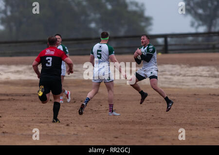 Febbraio 23, 2019 - pini del sud, North Carolina, USA - Febbraio 23, 2019 - pini del sud, N.C., STATI UNITI D'AMERICA - Carolinas Geographic Rugby Unione Uomini di Azione di rugby tra i pini del sud ''Grande coni'' e Charleston (Sud Carolina) fuorilegge Rugby Football Club a campi di Twin Farm. Pini del sud shut-out Charleston, 105-0. (Credito Immagine: © Timothy L. Hale/ZUMA filo) Foto Stock