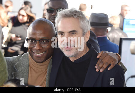 SANTA MONICA, CA - 23 febbraio: Barry Jenkins (L) e Alfonso Cuarón frequentare il 2019 Film Independent Spirit Awards sulla spiaggia a febbraio 23, 2019 Foto Stock