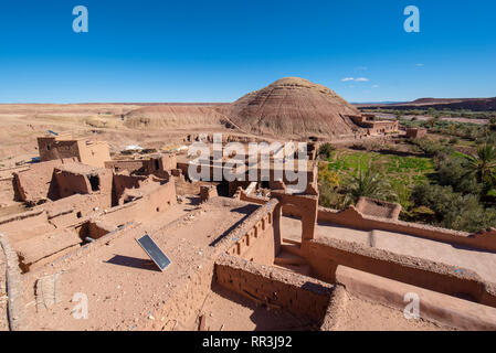 Ait Ben Haddou (Ait Benhaddou) è una città fortificata sulla ex caravan route. Vicino a Ouarzazate e il deserto del Sahara e Marrakech in Marocco. Ksar Foto Stock