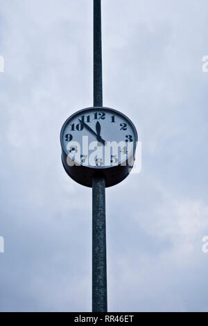 orologio della via Foto Stock