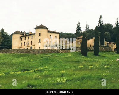 Le Chateau de la Mole Saint-Exupery Avril, 03, 2016 Francia - Natura - Le Club 55 - vecchia storia - Foto Stock