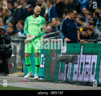 Londra, Inghilterra - Febbraio 23, 2019 del Chelsea Willy Caballero durante l Carabao Cup finale tra Chelsea e Manchester City a Wembley stadium , Londra, Inghilterra il 23 Feb 2019 Azione di Credito Foto Sport FA Premier League e Football League immagini sono soggette a licenza DataCo. Solo uso editoriale. Nessuna stampa di vendite. Nessun uso personale di vendita. Nessun uso non retribuito Foto Stock