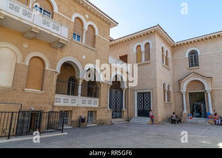 Nicosia, Cipro - 2 novembre. 2018. Piazza antistante il Museo Bizantino Foto Stock