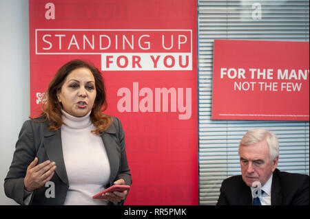 Gruppo Cuneo zincatura Ltd, Stafford Street, Willenhall, West Midlands, Regno Unito. Il 21 febbraio 2019. Neena Smith, MEP per West Midlands Foto Stock