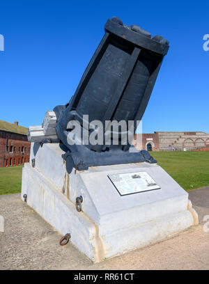 Mortaio di grandi dimensioni sul display a Fort Nelson Royal Armouries Museum, Portsdown Hill, Portsmouth, Hampshire, Inghilterra, Regno Unito Foto Stock