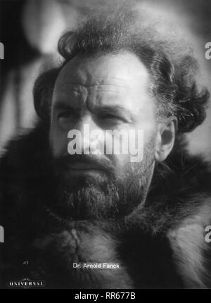 Dr Arnold Fanck 1933 ritratto di S.O.S. Eisberg Iceberg Germania Deutschland Deutsche Universal-Film / Universal Pictures Foto Stock