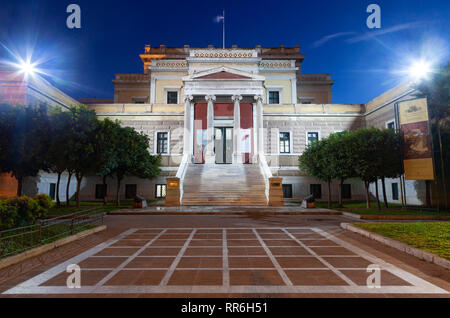 Il vecchio parlamento di Atene, Grecia. Essa è stata utilizzata come tale fino al 1935, e poiché esso è il museo storico nazionale. Foto Stock
