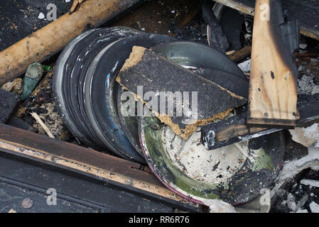 Cimeli e memorie, i tuoi ricordi e la proprietà diventa cenere in una casa di fuoco non importa il prezzo o il livello di tecnologia. Foto Stock