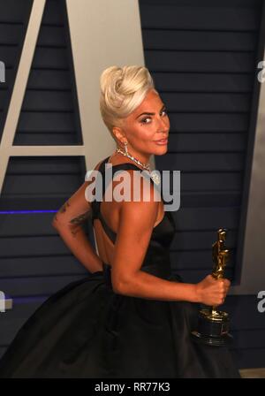 Los Angeles, Stati Uniti d'America. 24 Febbraio, 2019. Los Angeles, Stati Uniti d'America. Il 25 febbraio, 2019. LOS ANGELES, CA - 24 febbraio: Lady Gaga a Vanity Fair Oscar Party il 24 febbraio 2019 a Los Angeles, California. Credito: Imagespace/Alamy Live News Foto Stock