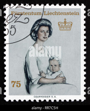 LIECHTENSTEIN - circa 1965: un timbro stampato in Liechtenstein mostra la principessa Gina e il principe Franz Josef Wenzel, circa 1965 Foto Stock