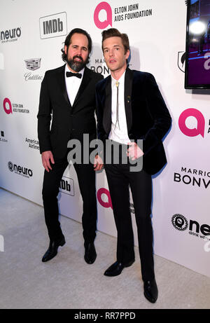 Ronnie Vannucci Jr e Brandon fiori di assassini che frequentano la Elton John AIDS Foundation la visualizzazione di partito svoltasi a West Hollywood Park, Los Angeles, California, USA. Foto Stock