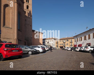 ALBA, Italia - circa Febbraio 2019: vista del centro della città Foto Stock