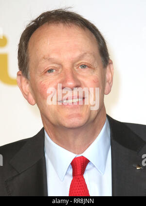 Nov 19, 2015 - Londra, Inghilterra, Regno Unito - ITV di Gala, London Palladium - tappeto rosso arrivi mostra fotografica: Kevin Whately Foto Stock