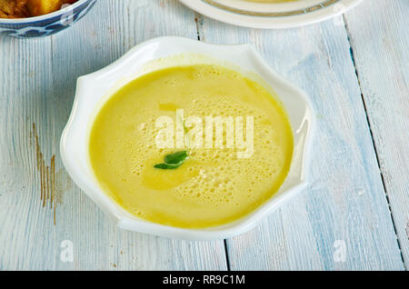 Wale Dahi, Aloo - Instant Pot patate in Yogurt Curry Foto Stock