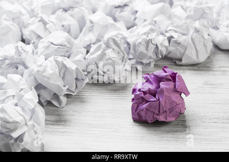 In cerca di ispirazione e di creatività Foto Stock