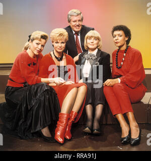 DER GROSSE PREIS / WIM THOELKE, mit den Assistentinnen SILVIA, Marianne, BEATE, JANITA, 1986 EM / Überschrift: DER GROSSE PREIS Foto Stock