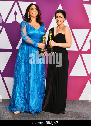 Los Angeles, Stati Uniti d'America. 24 Febbraio, 2019. Melissa Berton e Rayka Zehtabchi, vincitori del Miglior Documentario Corto Oggetto per "periodo. Fine della frase., pongono al 91annuale di Academy Awards in sala stampa durante a Hollywood e Highland il 24 febbraio 2019 a Hollywood, California Credit: Tsuni/USA/Alamy Live News Foto Stock