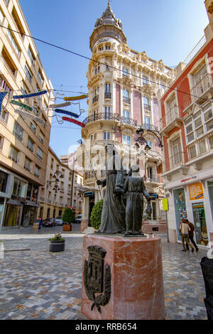 Cartagena, Murcia, Spagna; Febbraio 2017: le strade e gli edifici nel centro storico della città di Cartagena, in provincia di Murcia Foto Stock
