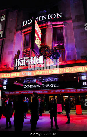 Dominion Theatre, Bat fuori dall'inferno musicale, Tottenham Court Road, Londra, Inghilterra, Regno Unito Foto Stock