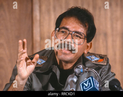 CARACAS, Venezuela - 3 febbraio 1989: Daniel Ortega, Presidente del Nicaragua, a news conferenza. Foto Stock