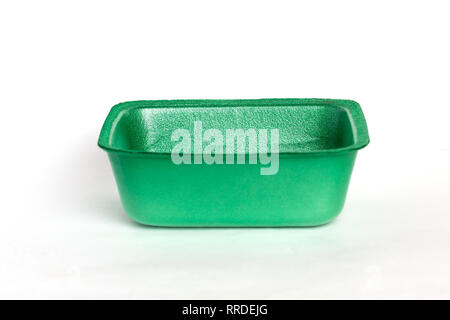 Verde vuoto vassoio di plastica isolato su bianco Foto Stock