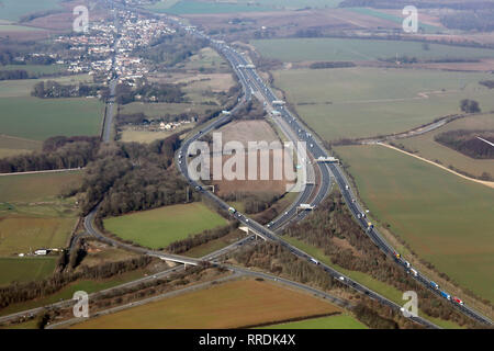 Vista aerea dell'A1M M1 junction interchange appena a sud di Aberford villaggio nei pressi di Leeds, West Yorkshire Foto Stock