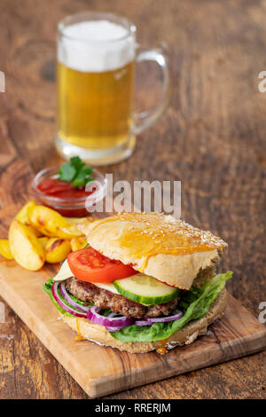 Home reso burger il legno scuro Foto Stock