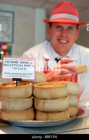 Gastronomia: Halliwells Butcher, a Selkirk, Scottish Borders, Scozia, Regno Unito Foto Stock
