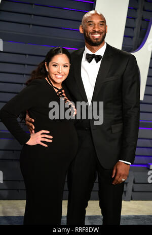 Kobe Bryant e Vanessa Laine Bryant frequentando il Vanity Fair Oscar Party a Wallis Annenberg Center for the Performing Arts di Beverly Hills, Los Angeles, California, USA. Foto Stock