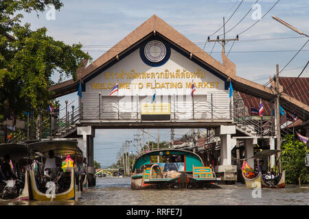 Porta di Ingresso al Mercato Galleggiante di Damnoen Saduak, Ratchaburi, Thailandia. Foto Stock