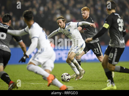 Febbraio 25, 2019 - Copenaghen, Danimarca - Rasmus Falk, FC Copenhagen e Morten Knudsen, Vendsyssel FF sono in lotta per la sfera durante la Superleague partita di calcio tra FC Copenhagen e Vendsyssel FF in Telia Parken, Copenhagen, Danimarca. (Credito Immagine: © Lars Moeller/ZUMA filo) Foto Stock