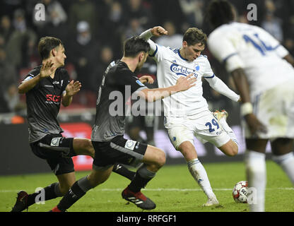 Febbraio 25, 2019 - Copenaghen, Danimarca - Robert Skov, FC Copenhagen e Sander Fischer, Vendsyssel FF sono in lotta per la sfera durante la Superleague partita di calcio tra FC Copenhagen e Vendsyssel FF in Telia Parken, Copenhagen, Danimarca. (Credito Immagine: © Lars Moeller/ZUMA filo) Foto Stock